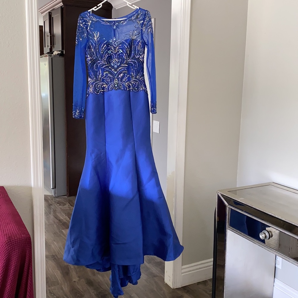 Dress - Picture 4 of 4